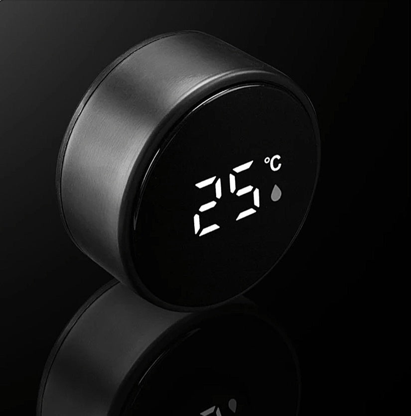 La tazza termica intelligente in acciaio inossidabile "Smart 304" con display della temperatura è un regalo elegante e funzionale per gli affari, che può essere utilizz.